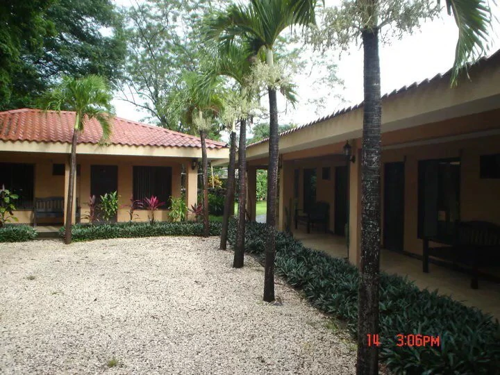 Gran oportunidad comercial: Great business opportunity. Bar-Restaurant-Hotel in Palmira - Gallery image 2