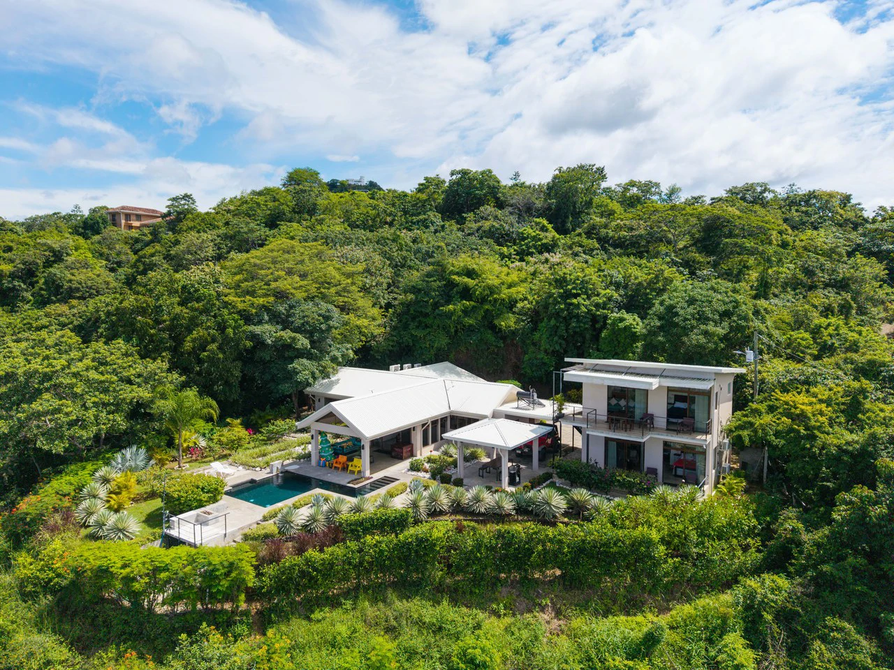 Casa Arcadia: Ocean-View Home with Two Income-Producing Studios - Gallery image 31