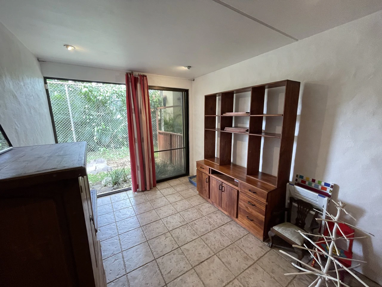 Loma Real P430: Spacious 5-Bedroom Home in Gated Community in Escazú, Guachipelin Norte - Gallery image 14