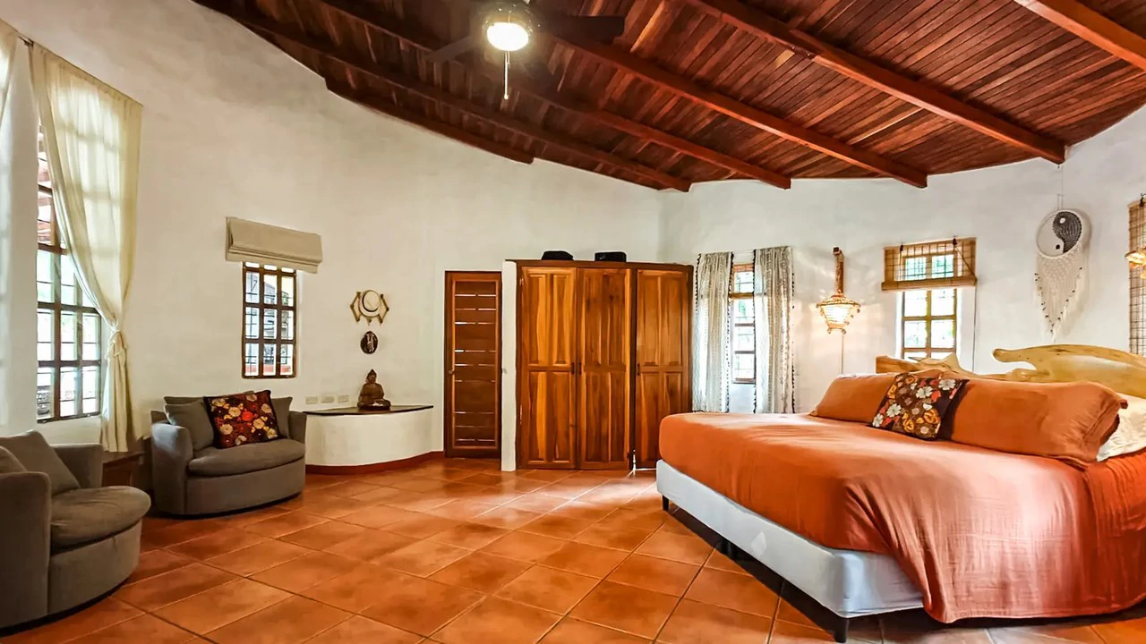 ID 956: Turnkey Entertainment Home with Pool on Titled 1,443m² Lot in Playa Chiquita - Gallery image 24