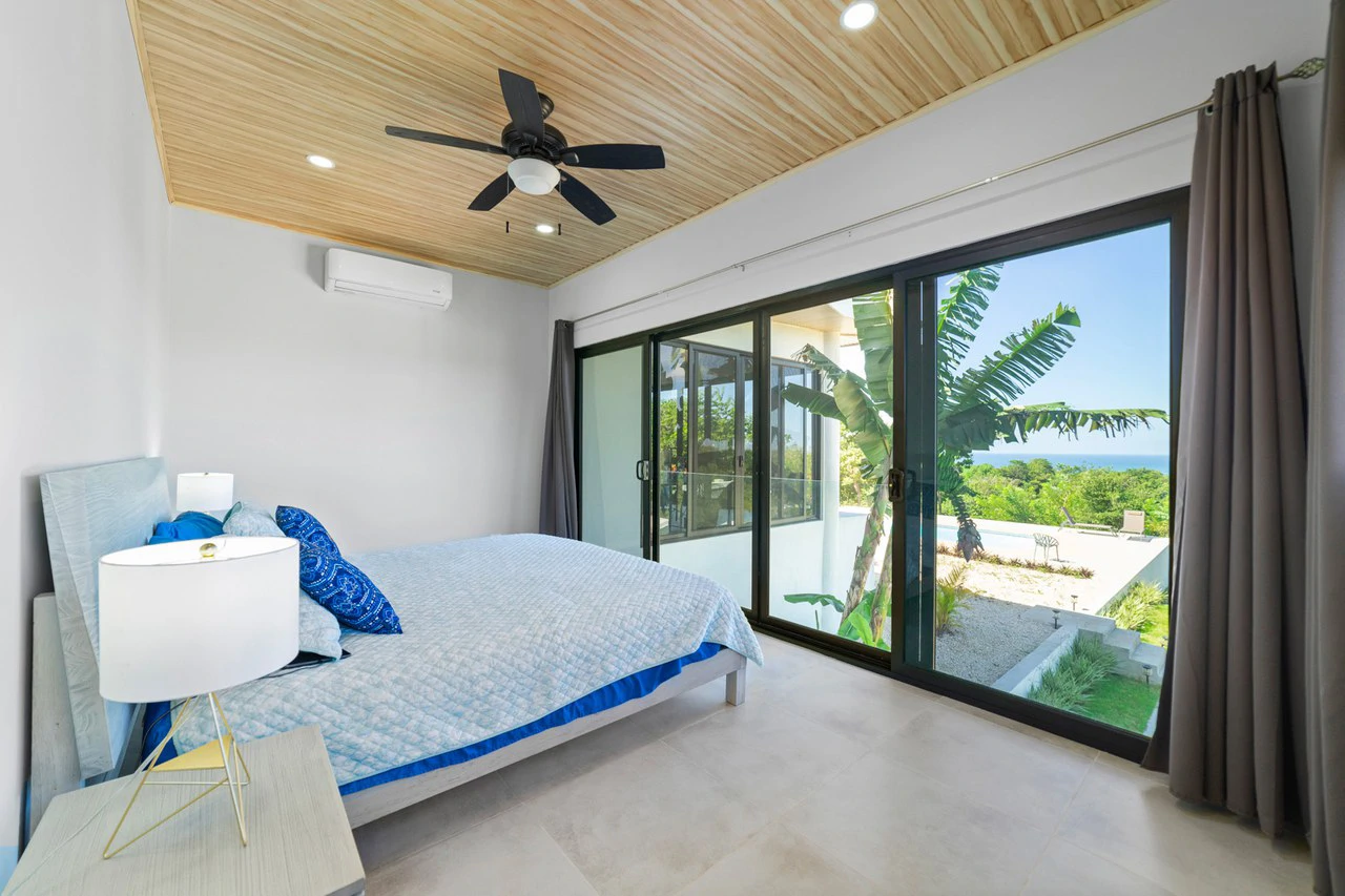Casa Bella Vista: Brand New Hilltop Ocean View Home - Gallery image 13
