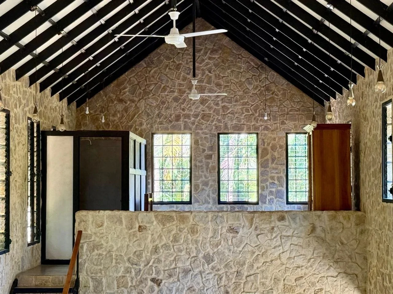 STONE CASTLE: $622,000 USD Your very own "Private Stone Castle" in Costa Rica's Blue Zone. - Gallery image 28