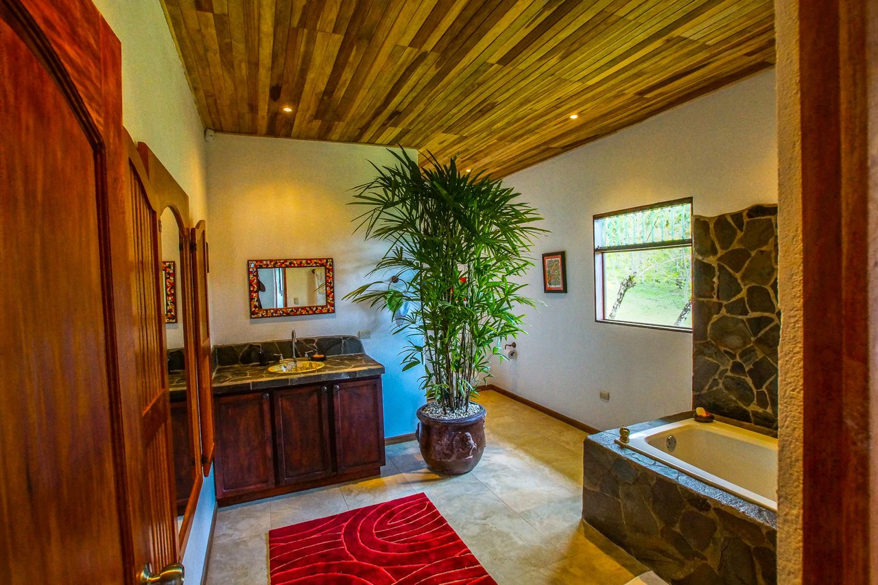 Luxury Vacation Rental Villas for Sale with Amazing Views of Lake Arenal - Gallery image 15
