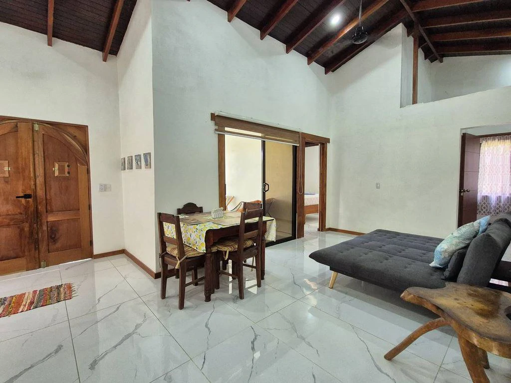 Casa Verde Norouz: Renovated 2-Bedroom Home with Independent Guest Cottage Just 3 Minutes from Sámara - Gallery image 13
