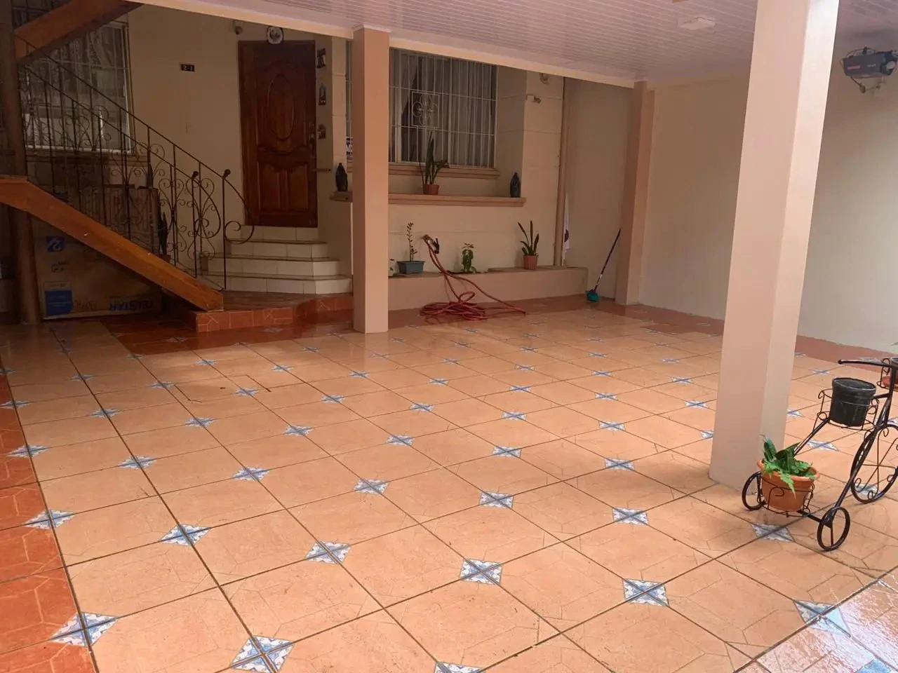 Spacious 6-Bedroom Family Home in Residencial Saint Clare, Moravia - Gallery image 34