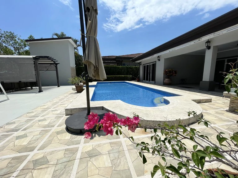 Casa Eight: Near the Beach. Playa Bejuco, Puntarenas, Costa del Sol. Fully Remodeled Tropical Sanctuary - Gallery image 13