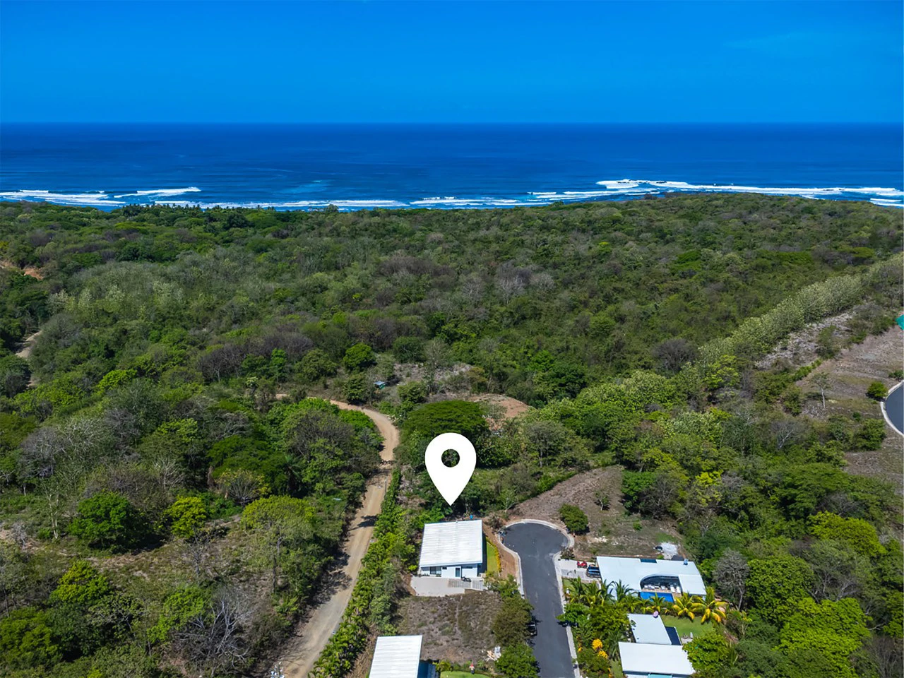 Seaside Bliss: 2-Bedroom Home with Pool, Close to Pristine Beaches - Gallery image 14
