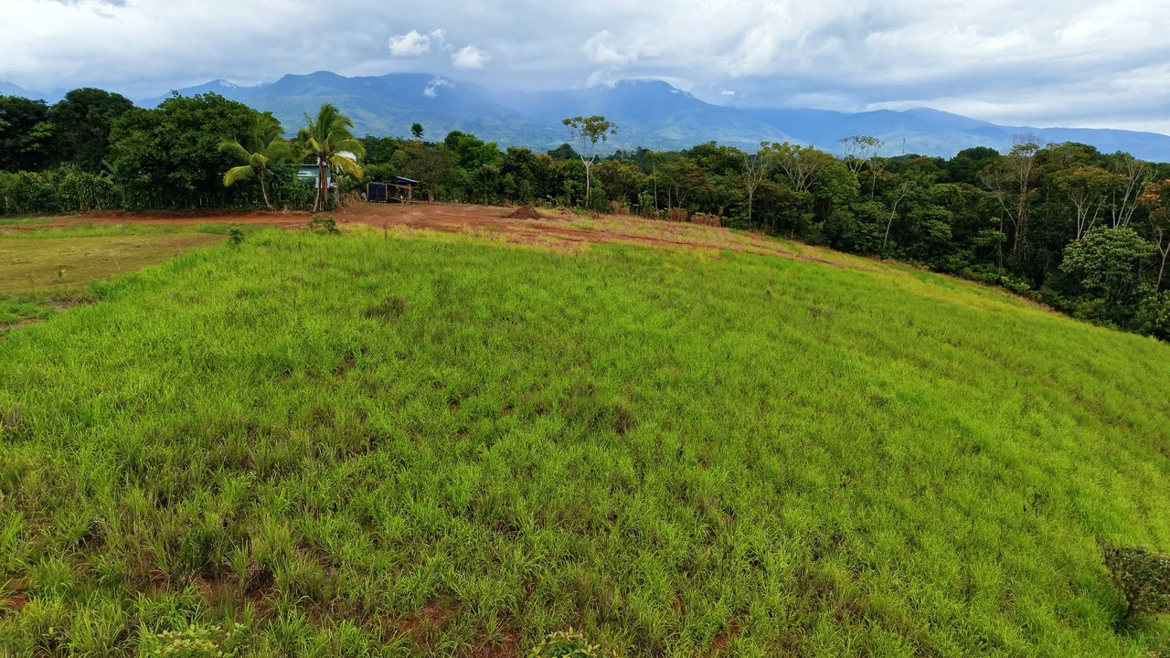 Countryside Home Construction Site For Sale in San Pedro - Gallery image 2
