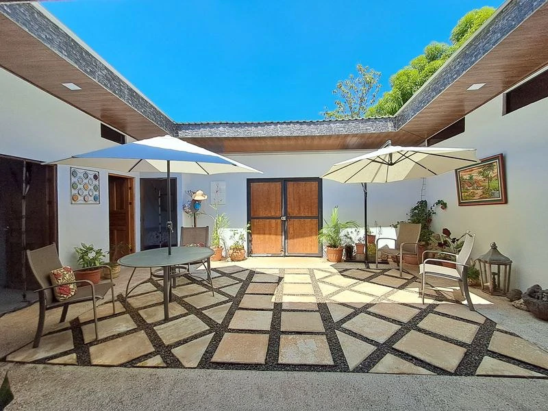 Casa Teresita: Charming 3-Bedroom Home with Garden – 15 Minutes from Sámara
