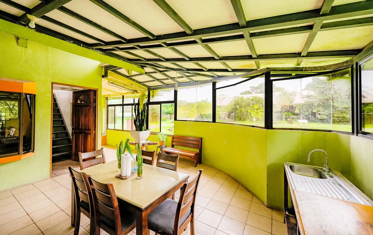 Five Corners Business Hub: Prime location on the main road surrounding Lake Arenal.. Commercial Potential ! - Gallery image 19
