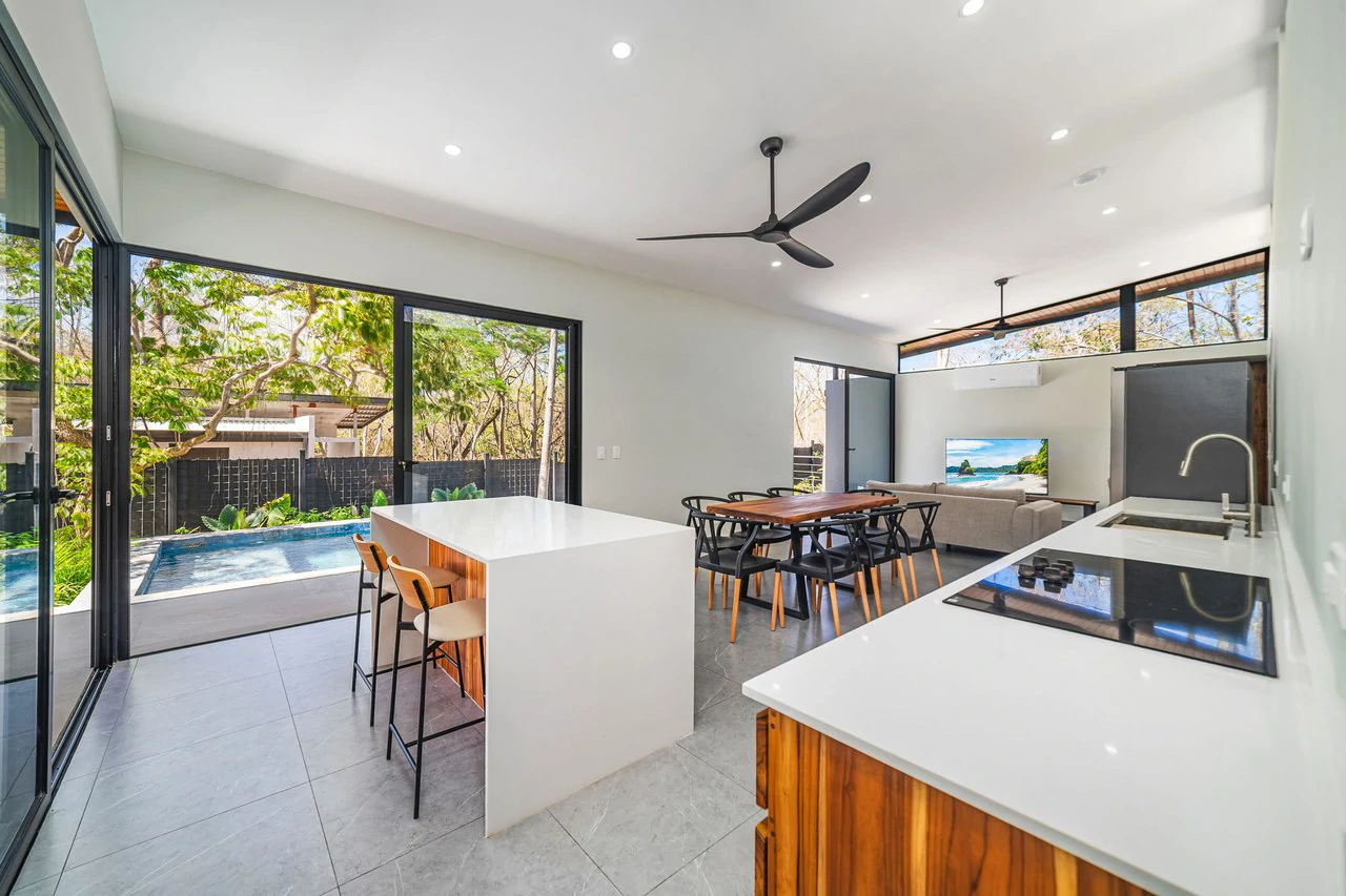 Casa Almendro: Contemporary 3BR Home - Gallery image 15