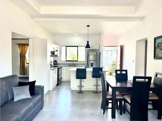 Charming 3 bedroom, 2 bathroom house, located in the beautiful area of Playa Herradura - Gallery image 2