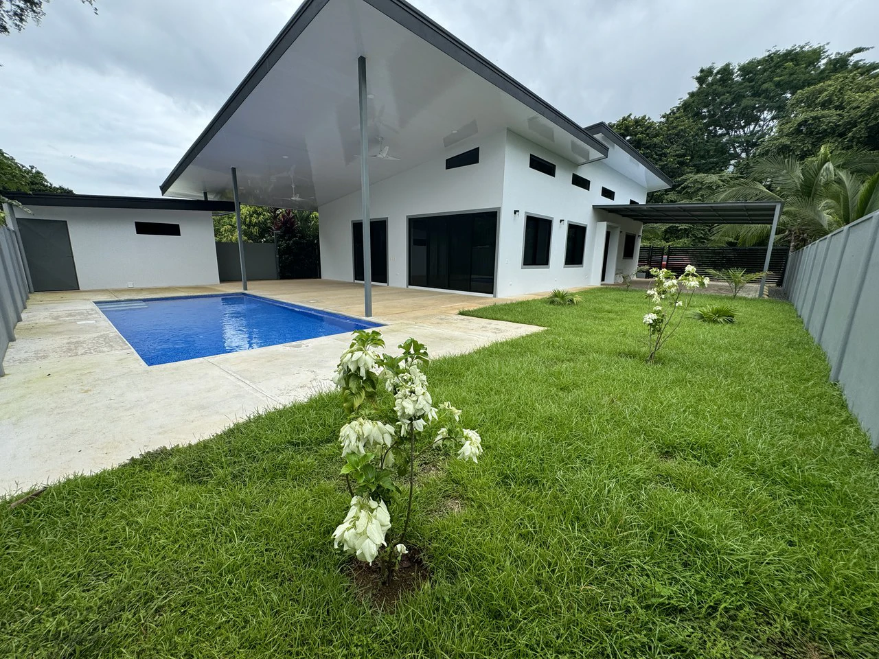 UVITA BEACH RETREAT! CLOSE TO THE BEACH, FAR FROM THE STRESS: House For Sale in Uvita - Gallery image 7