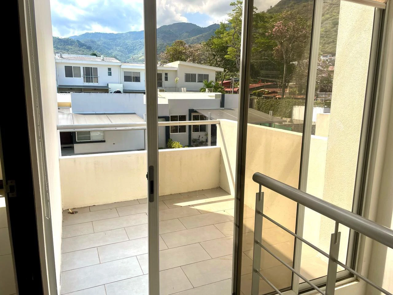 Mountain view house for sale 3 bedrooms Santa Ana Costa Rica - Gallery image 11