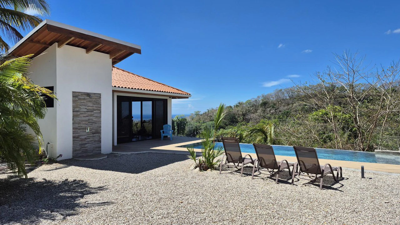Casa Happy Eden: Elegant Ocean View Villa with Infinity Pool in Exclusive Boca del Toro – minutes from Carillo Beach - Gallery image 4