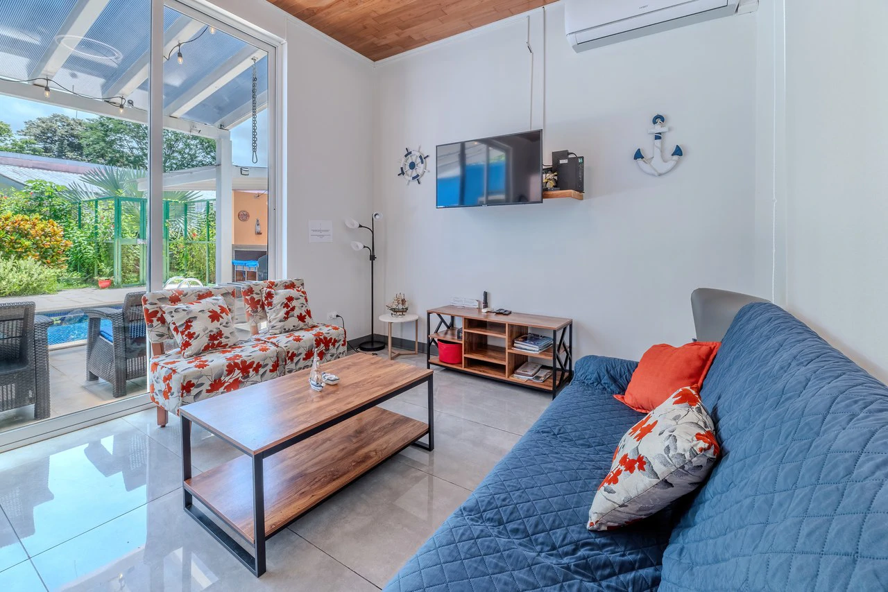 Playa Chamán Beach: Home for Sale – 3 Br, Pool, Walk to the Beach - Gallery image 16