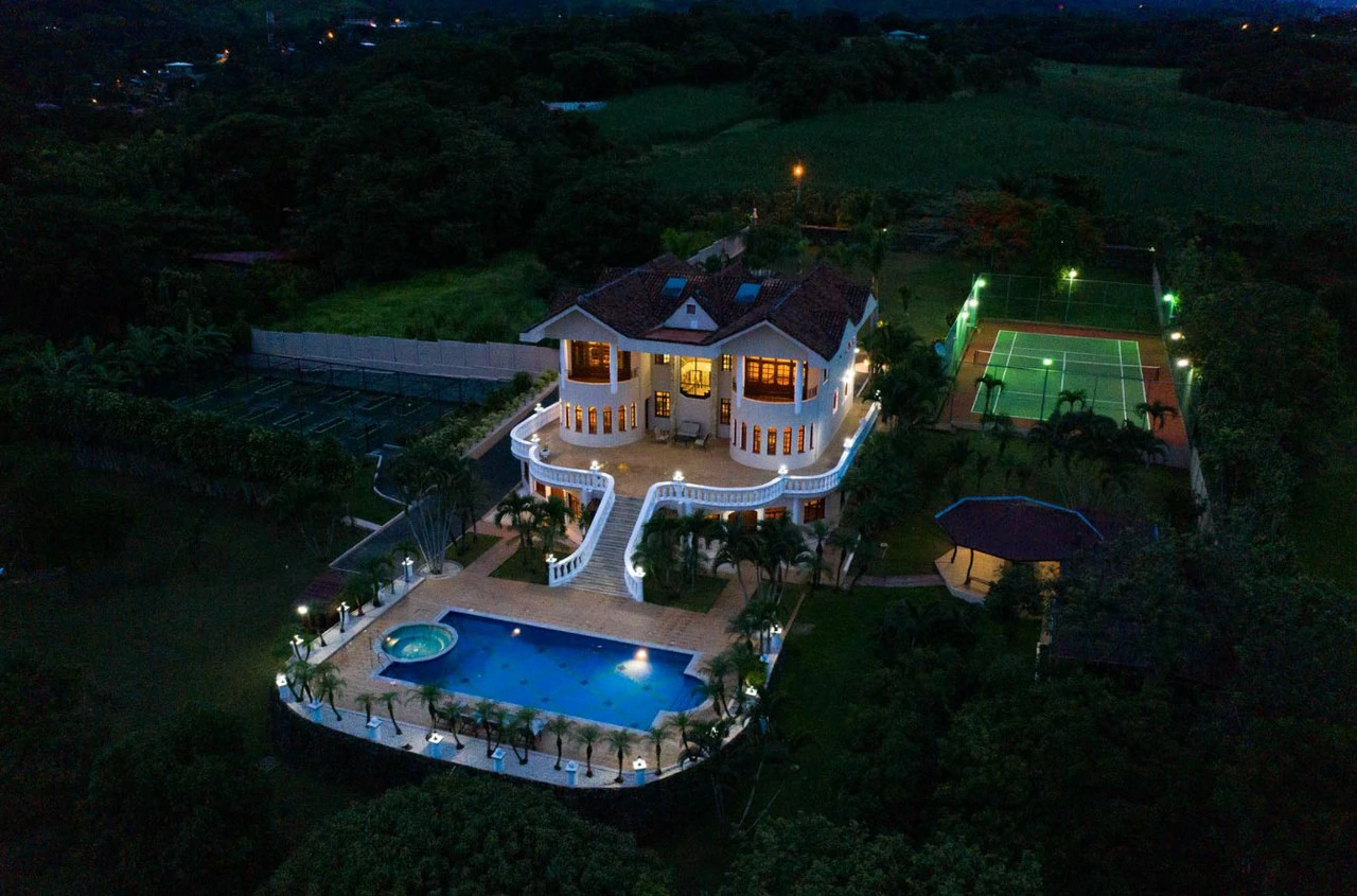 ID 3902:: Breathtaking Mountain View - Home for Sale - Gallery image 26