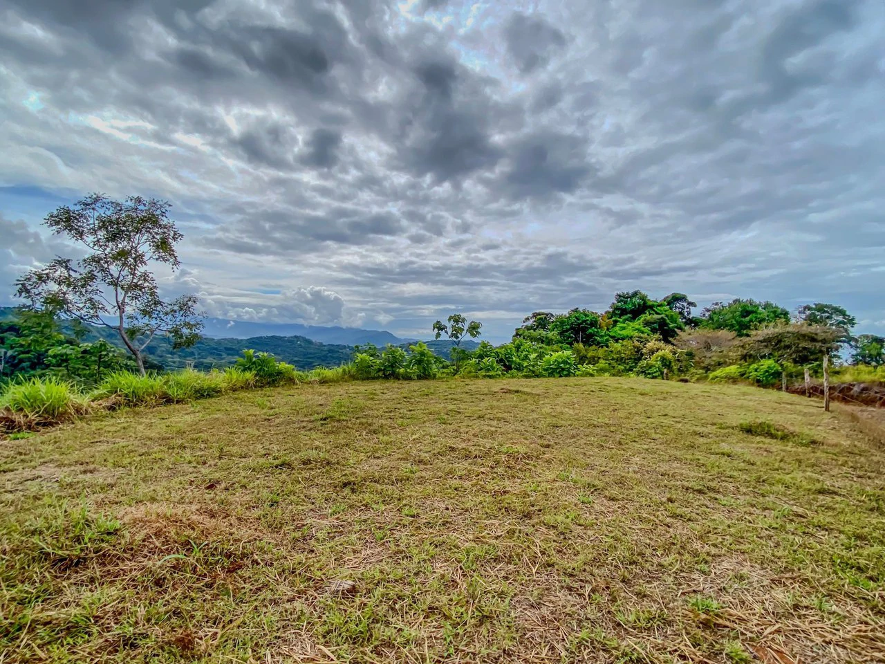 24.46 ACRES- Ocean And Mountain View Land, 4 Building Areas, Legal Water, Public Road, 20min From Beaches!!! - Gallery image 10
