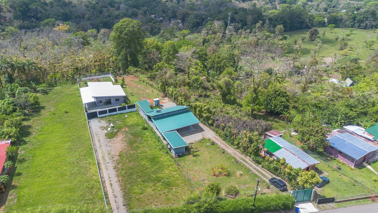 Brand-New Mountain View Home with Pool and Expansion Potential in Villa Nueva, Quepos: House For Sale in Quepos - Gallery image 12