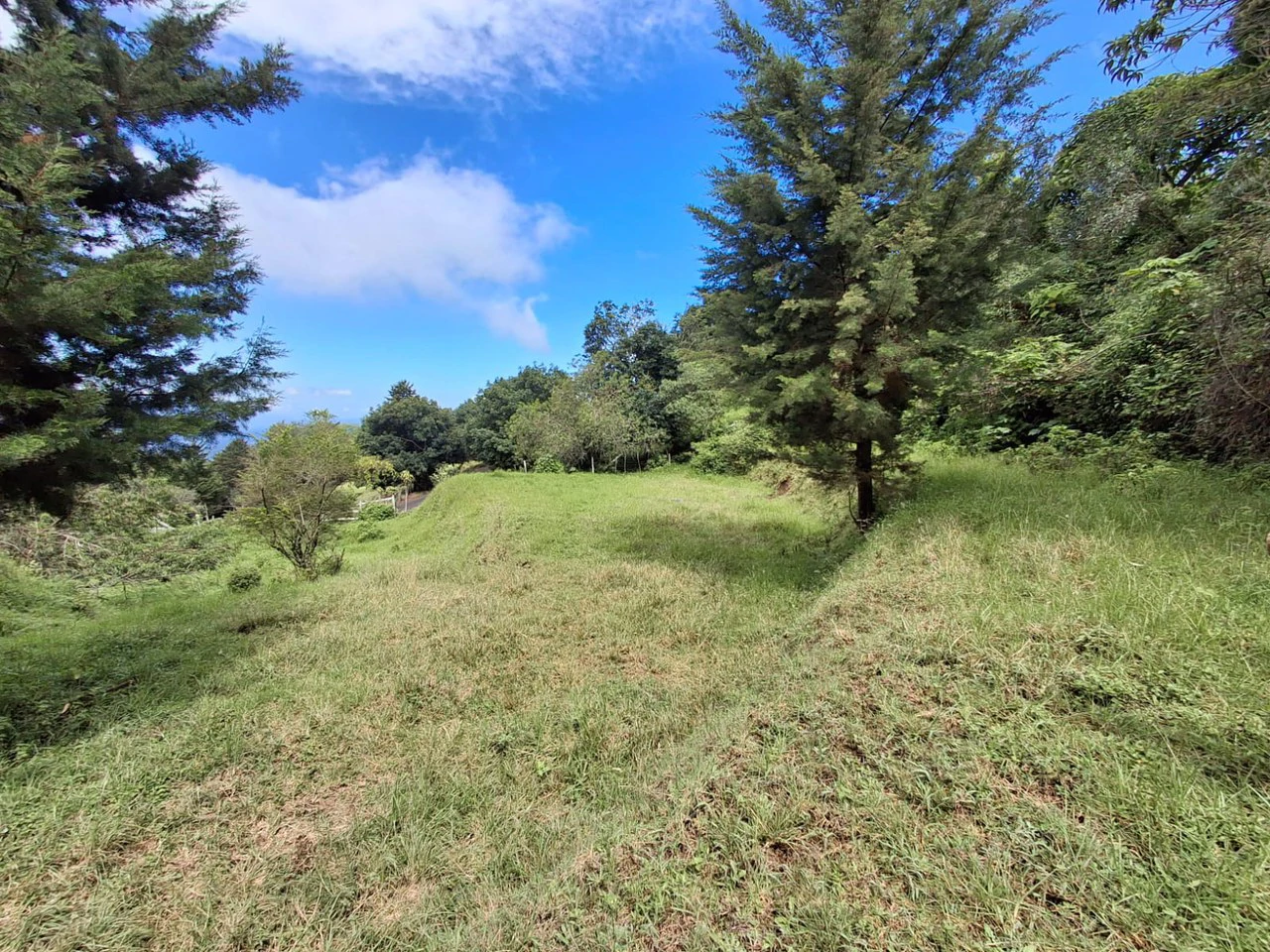 Santa Barbara Gem: Prestigious Residential Lot in an Elite Enclave! - Gallery image 4
