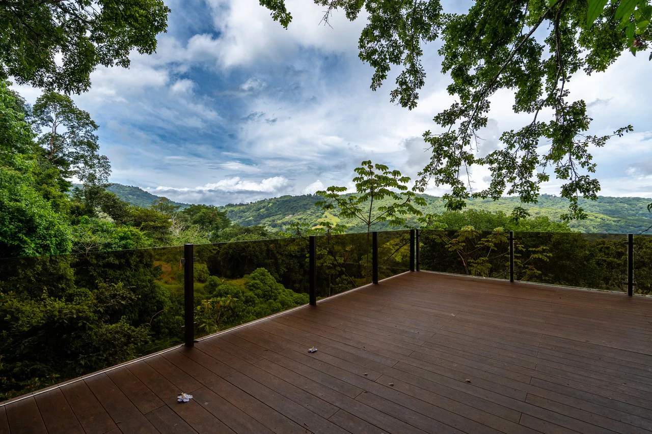 Prime 7.8 Acre Commercial Property with Restaurant for Sale in Costa Rica - Gallery image 5