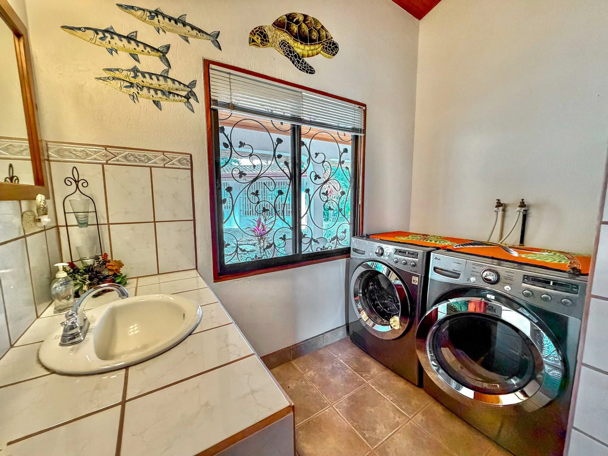 3.64 ACRES - 3 Bedroom Home With Expansive Ocean Views, Multiple Areas to Build, Public Road With Commercial Potential, 10min to the Beach!! - Gallery image 30