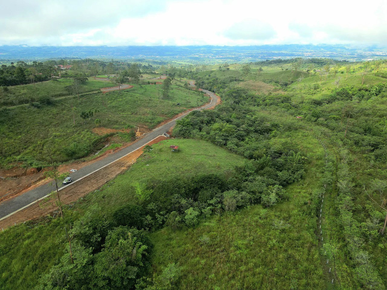Lote 46 RISE: BEAUTIFUL 1.37-ACRE LOT WITH CREEK FOR SALE IN THE HEART OF THE RESIDENCIAL RISE, SANTA ELENA - Gallery image 15