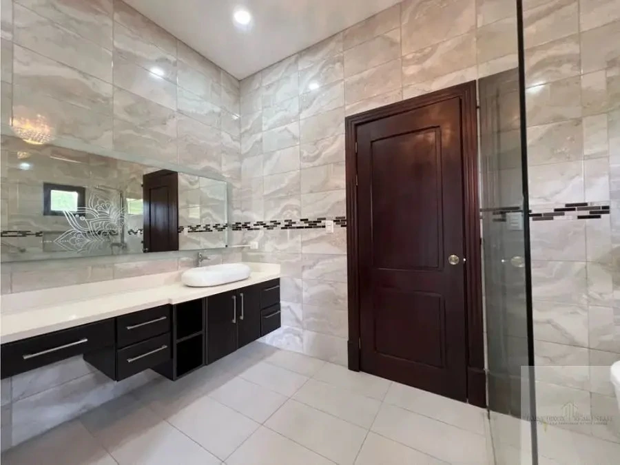 Beautiful Home in Colinas de Montealegre, Curridabat - Gallery image 11