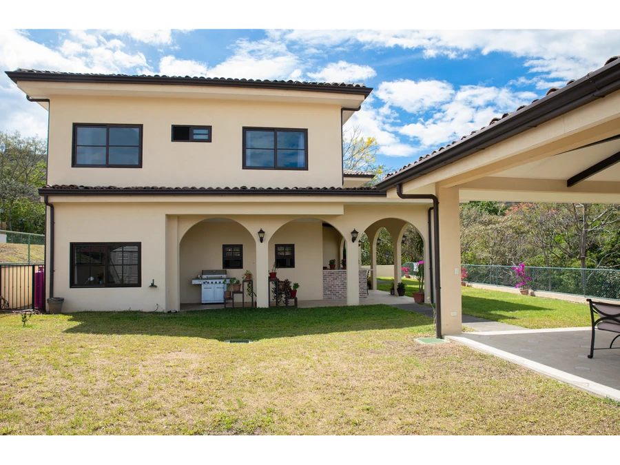 Exclusive Luxury Residence in Gated Community – Brasil de Santa Ana - Gallery image 32