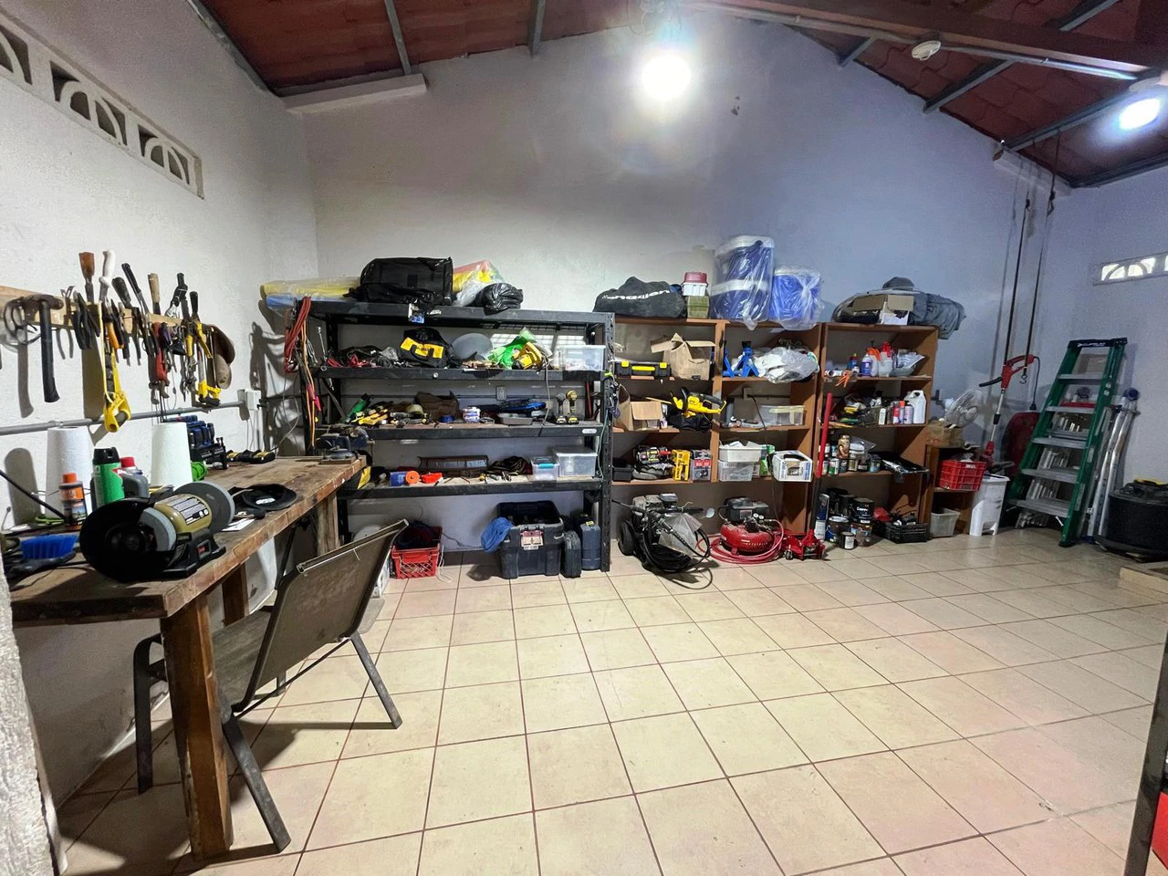 VILLA CANASOL : Lake View Home with Pool, Garage and Workshop - Gallery image 42