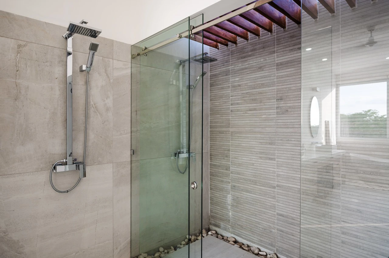 The Enclave: Ultra-Modern 5 Bedroom Villa Located Minutes From the Beach! - Gallery image 35