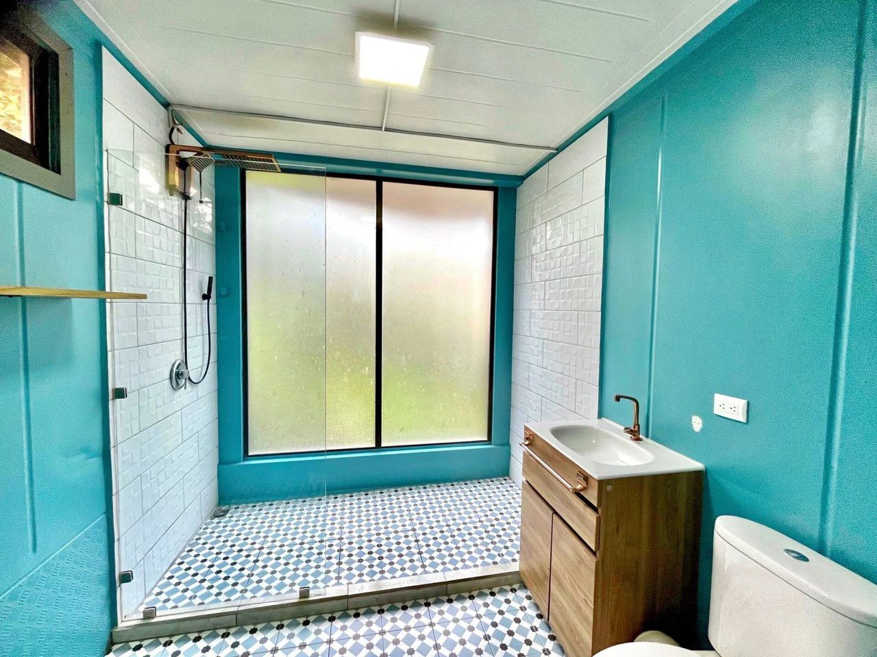 0.19 ACRES – 3 Bedroom Container Homes With Additional Building Lot,15min to Dominical and Beaches!! - Gallery image 10