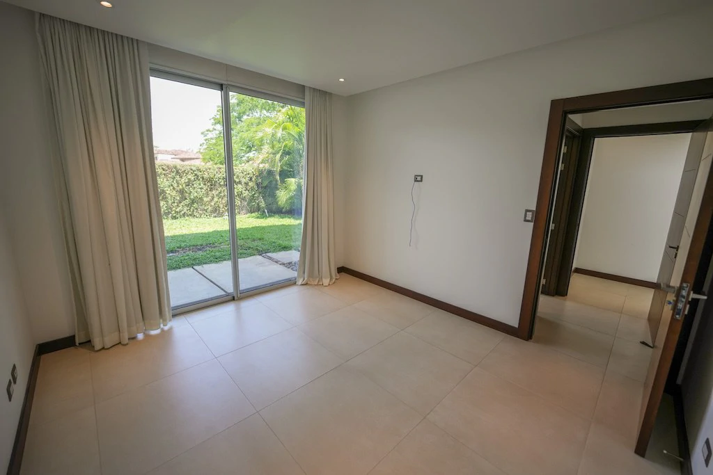 House For Sale in Lindora - Gallery image 11