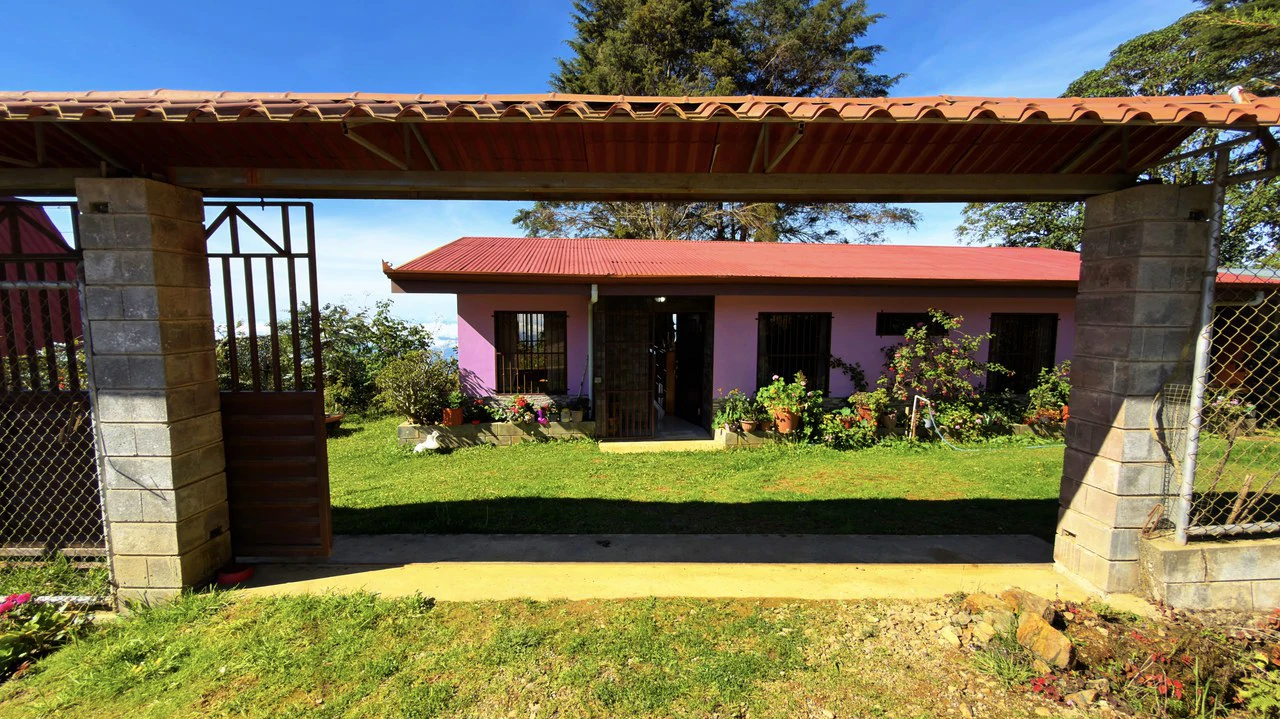 Mountain House For Sale in Division de Páramo - Gallery image 4