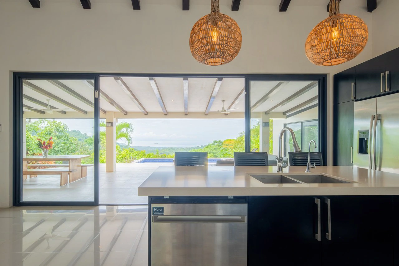 6.45 ACRES – 3 Bedroom Luxury Ocean View Home Surrounded By Vibrant Rainforest And Wildlife!!! - photo 36
