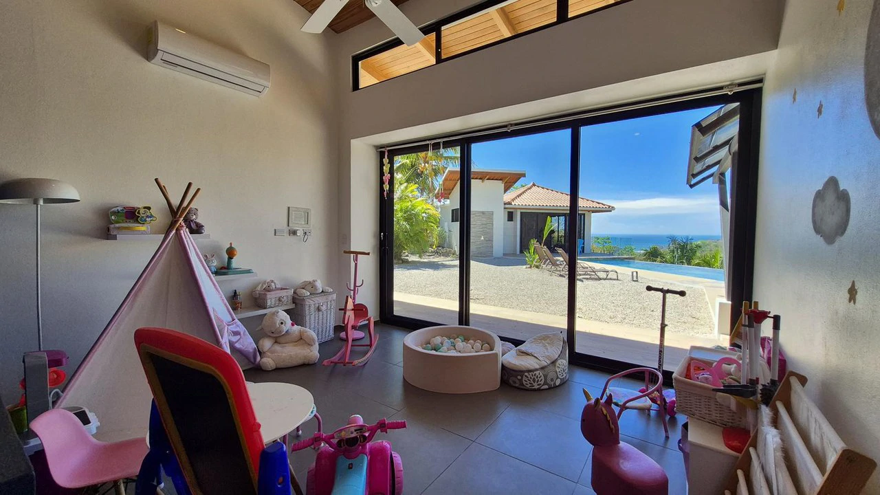 Casa Happy Eden: Elegant Ocean View Villa with Infinity Pool in Exclusive Boca del Toro – minutes from Carillo Beach - Gallery image 20