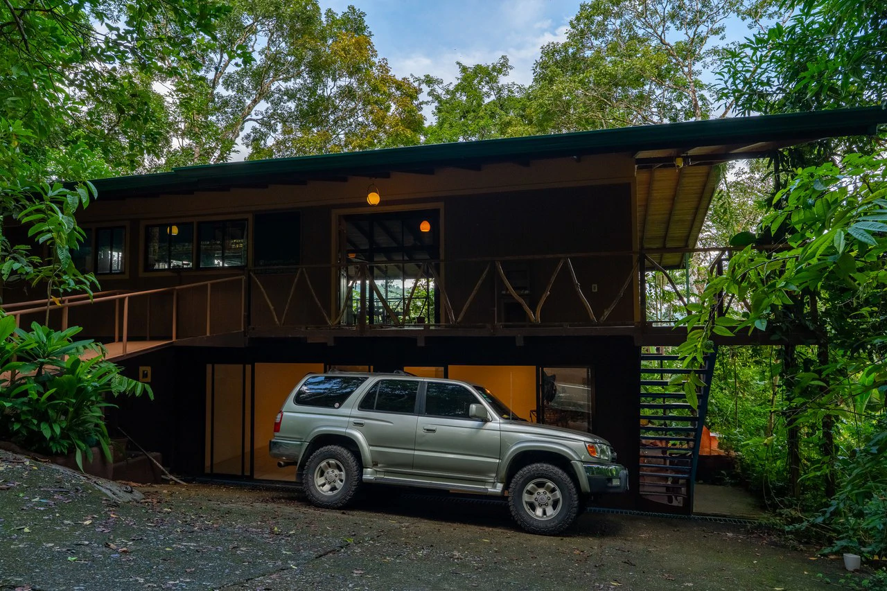 Prime 7.8 Acre Commercial Property with Restaurant for Sale in Costa Rica - Gallery image 6