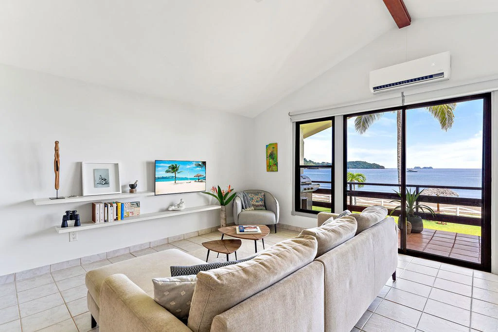 Pacific Beach #10: Fully Renovated One-Bedroom with Panoramic Ocean & Marina Views - Gallery image 2