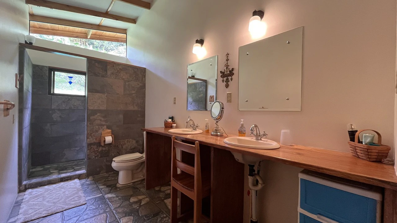 Mountain House For Sale in San Isidro del General - photo 31