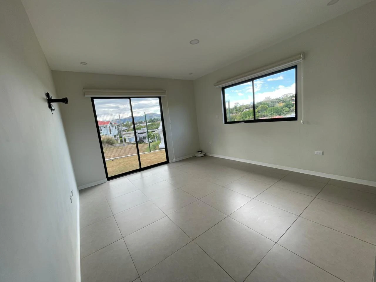 New Modern 3-Bedroom Home in Gated Community, Grecia, Alajuela with Scenic Views - Gallery image 7