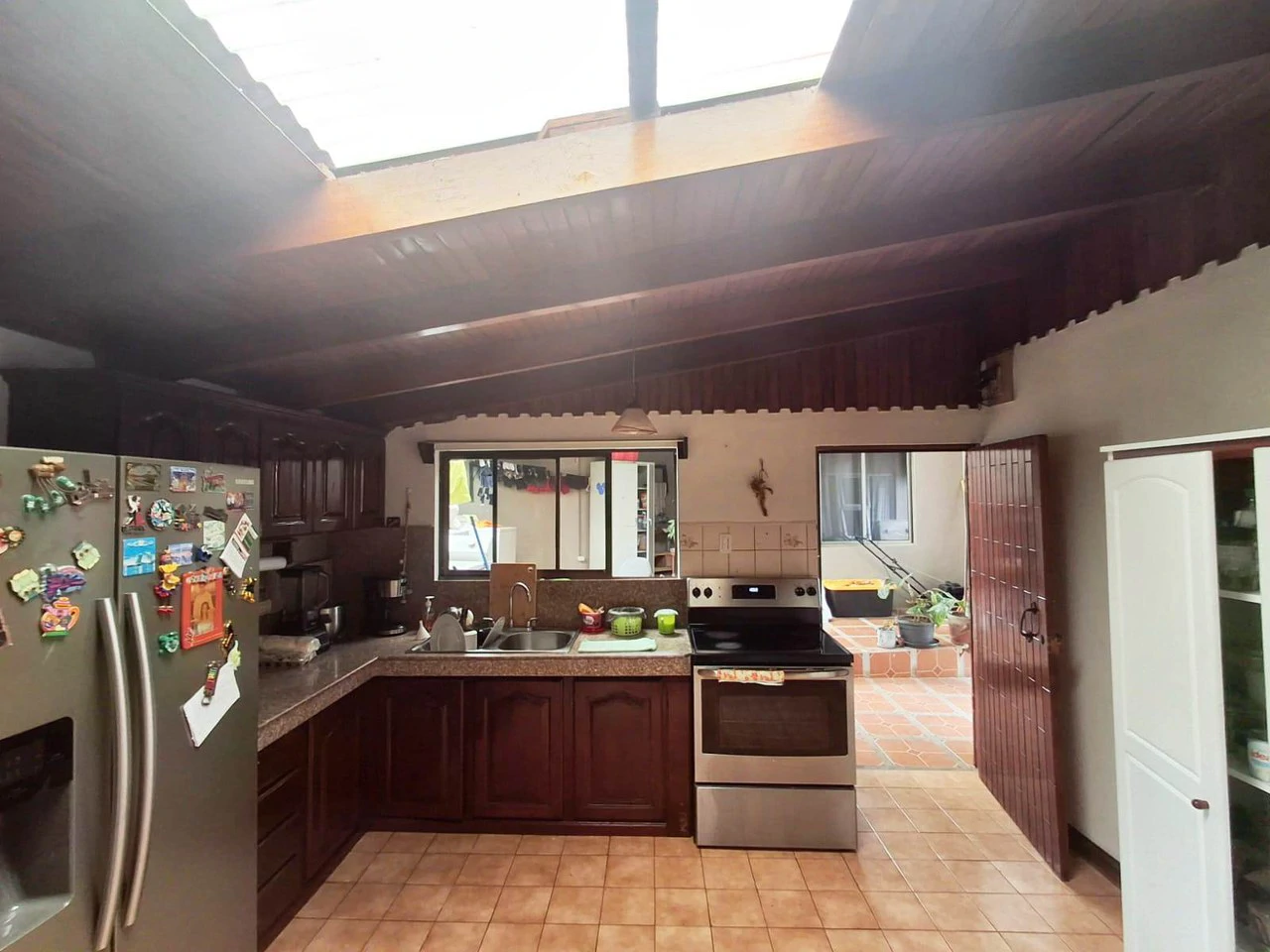 Casa Convenience: Grecia Garden Home on Large Lot + Rental Apartment! - Gallery image 9