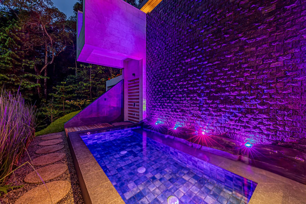 Casa Koules: Architectural 5-Bedroom Oceanview Estate in Prestigious Costa Verde Estates - Gallery image 19