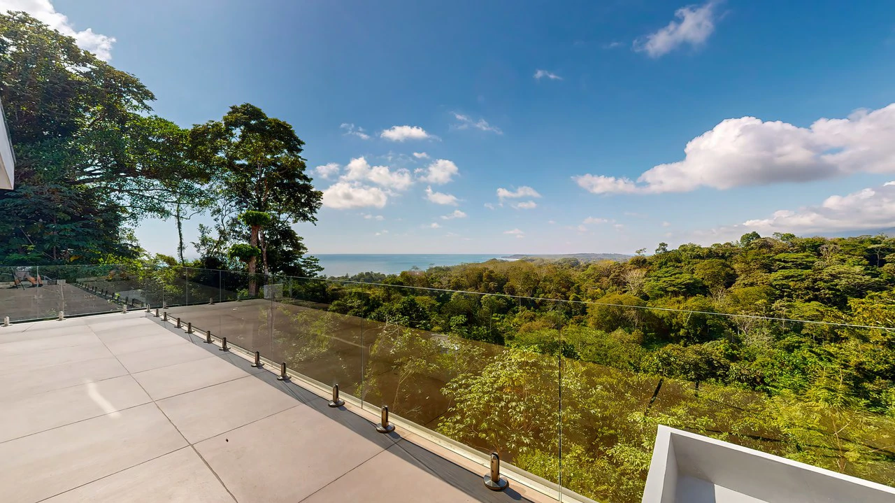 LUXURY PROPERTY WITH STUNNING OCEAN VIEWS IN UVITA, COSTA RICA. A GREAT INVESTMENT!: Mountain House For Sale in Uvita - Gallery image 16