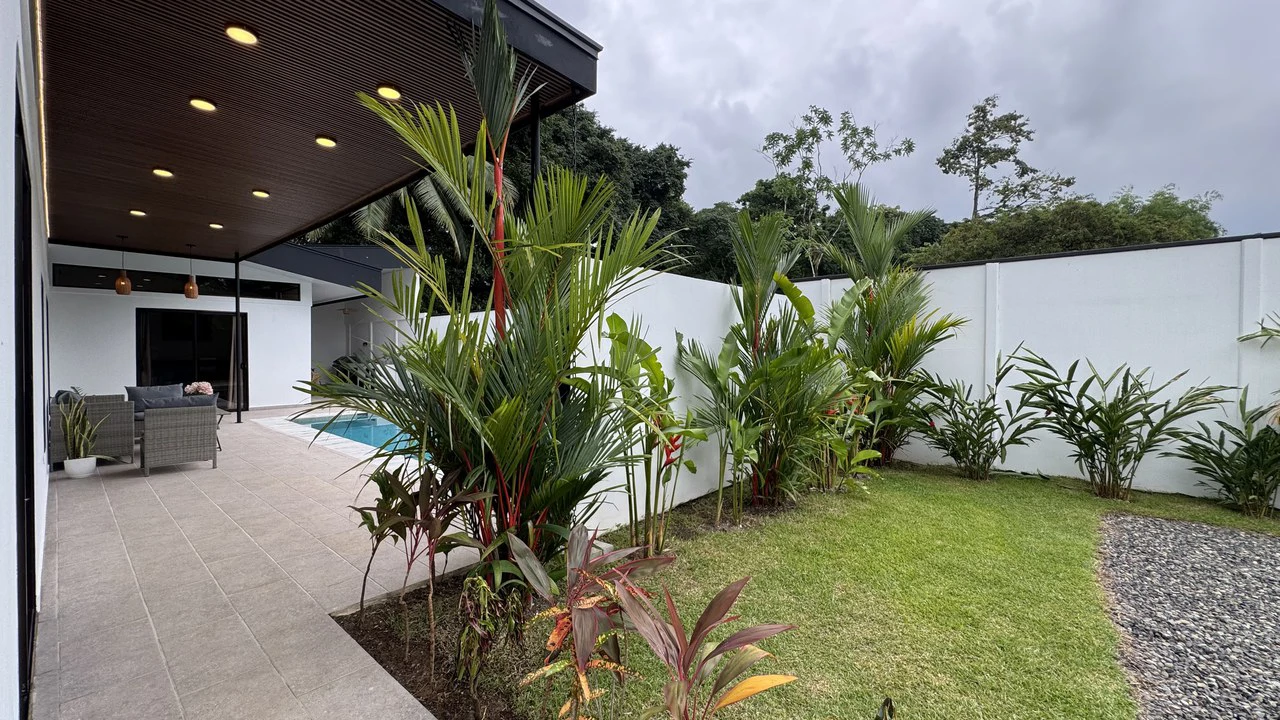 Villa Selva – Just Steps from the Chaman Beach: House For Sale in Uvita - Gallery image 11
