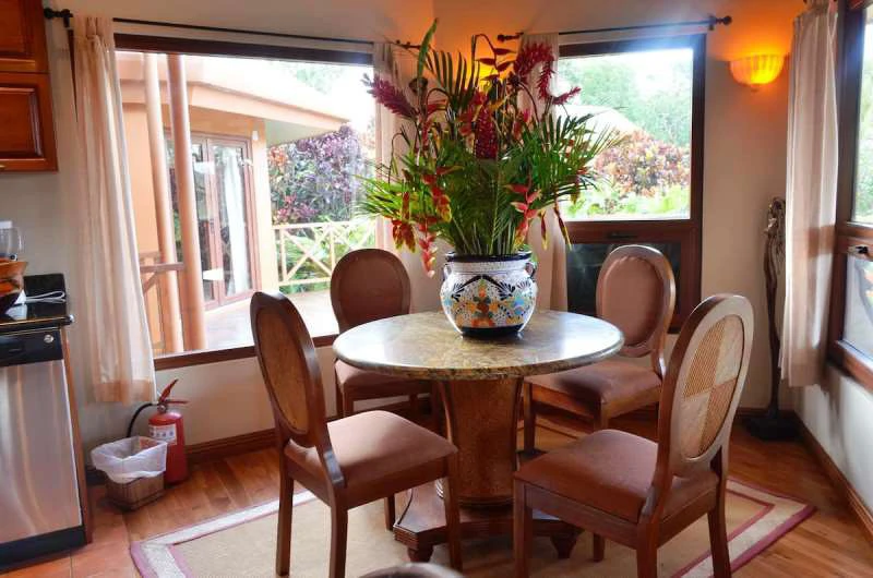 LUXURY ESTATE IN GATED LAKEFRONT COMMUNITY - Gallery image 8