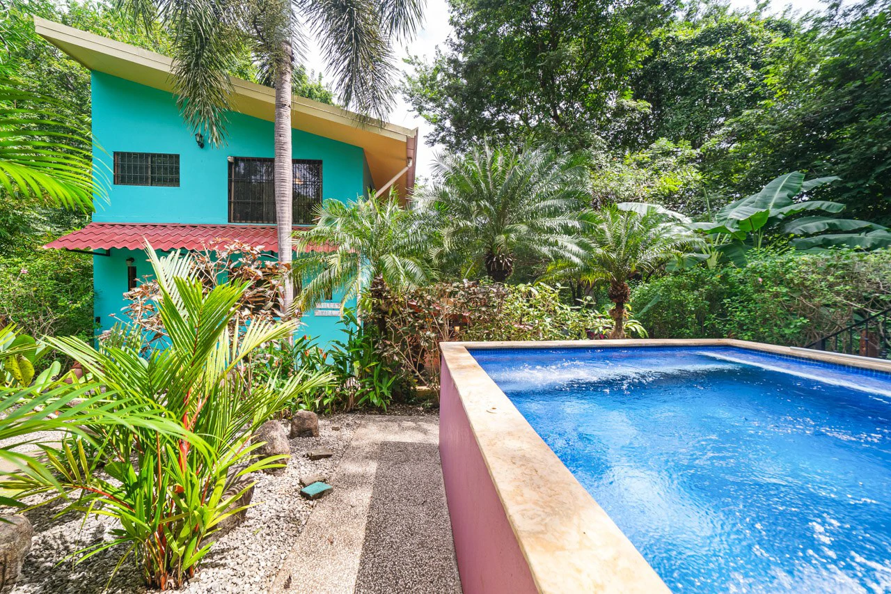 Villa Vida:  Two Studios 500m to the Beach