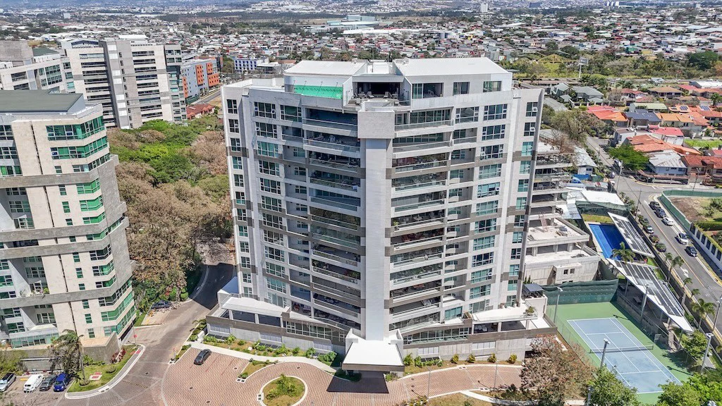 Apartment For Sale in San Rafael - Gallery image 2