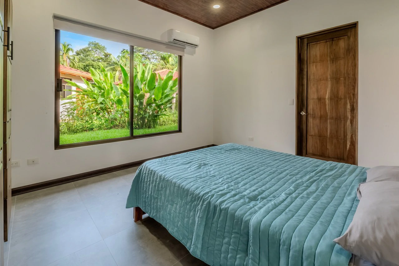 Brand New 3 Br, 2.5 Ba | Swimming Pool, High Ceilings - Gallery image 11