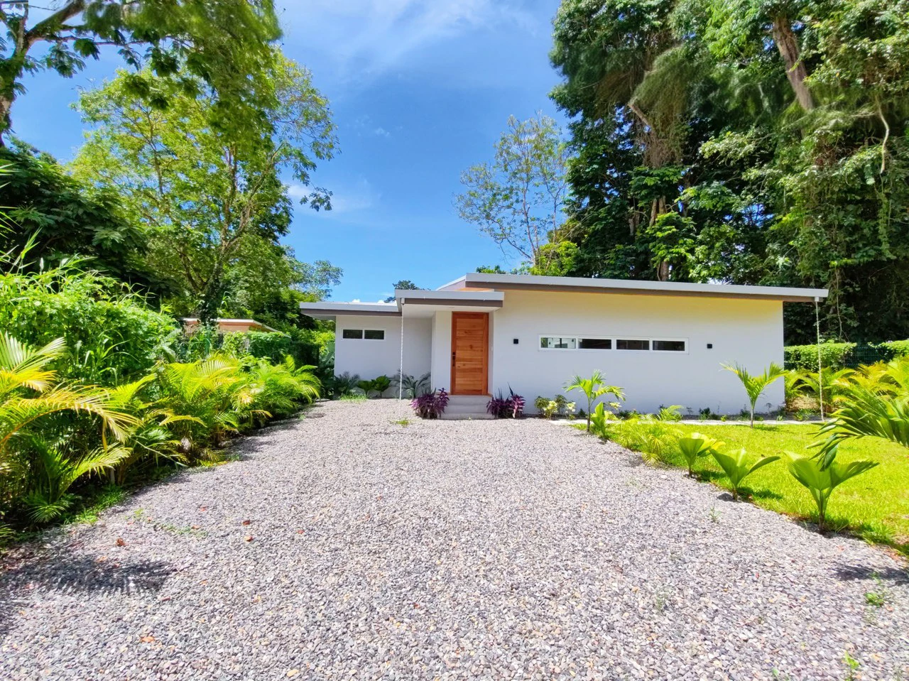 ID 4198: Modern New Villa with Pool in Puerto Viejo — Walk to Beach, Owner Financing Available - Gallery image 16