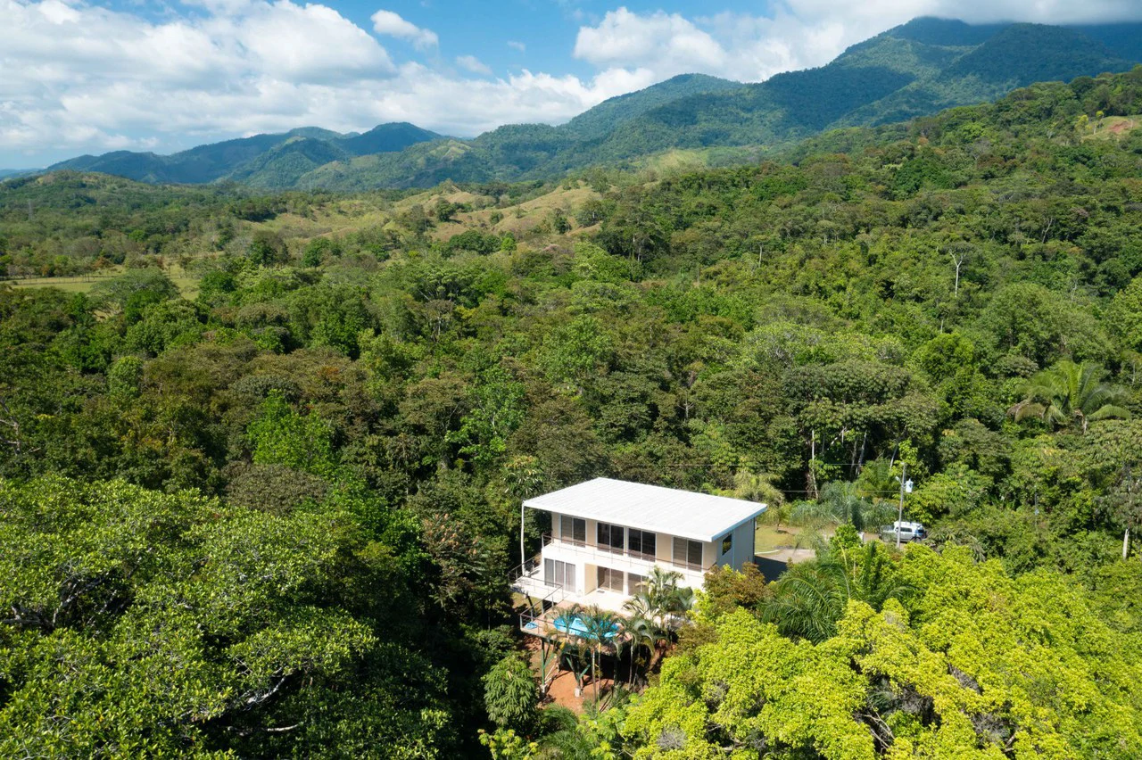 Casa Fox Las Palmas: Mountain House For Sale in Quepos - Gallery image 31
